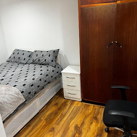 Good Priced Single Rooms In Hayes Northolt (Greater London) Exterior foto